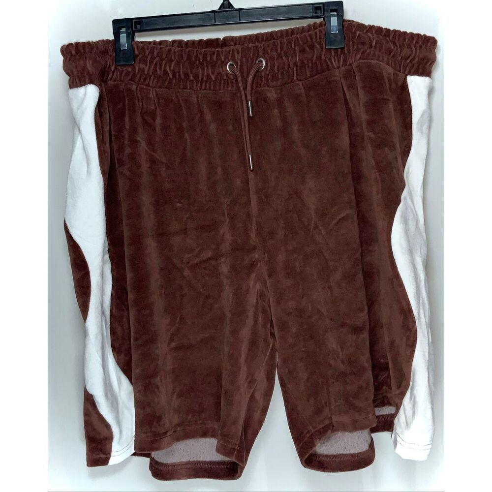 BoohooMAN brown velour shorts size 5xl